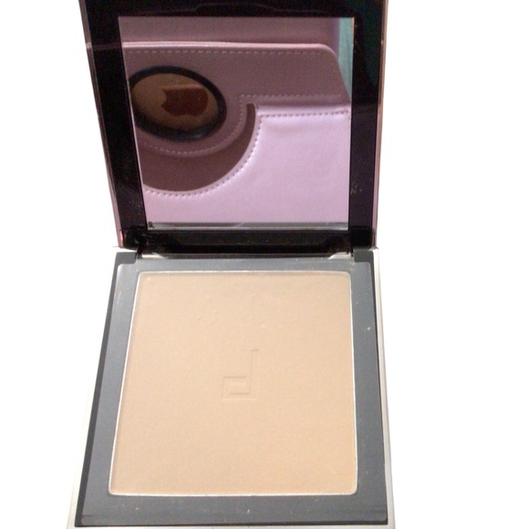 Doucce CACHÉ CRÈME POWDER FOUNDATION Full Coverage Powder Foundation shade NM6 - Picture 1 of 4